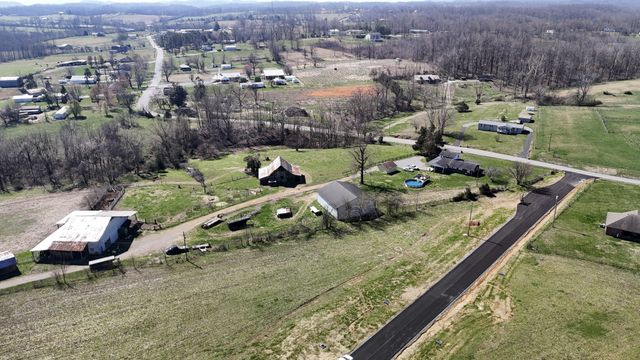 70 Daniel Lane, Westmoreland, TN 37186
