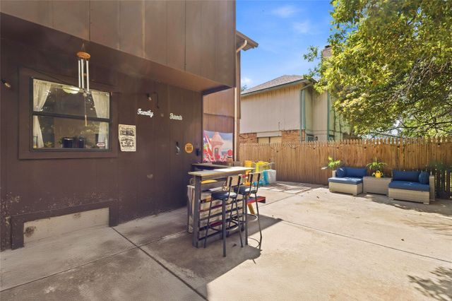 412 Victoria, Grand Prairie, TX 75052