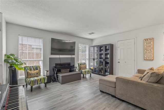 412 Victoria, Grand Prairie, TX 75052