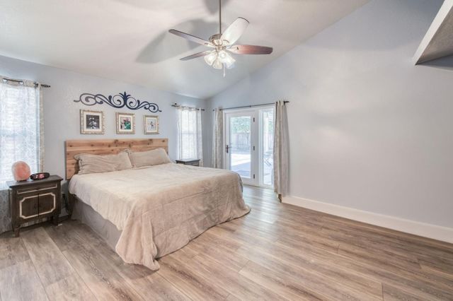 11 Magnolia Avenue, Clovis, CA 93611