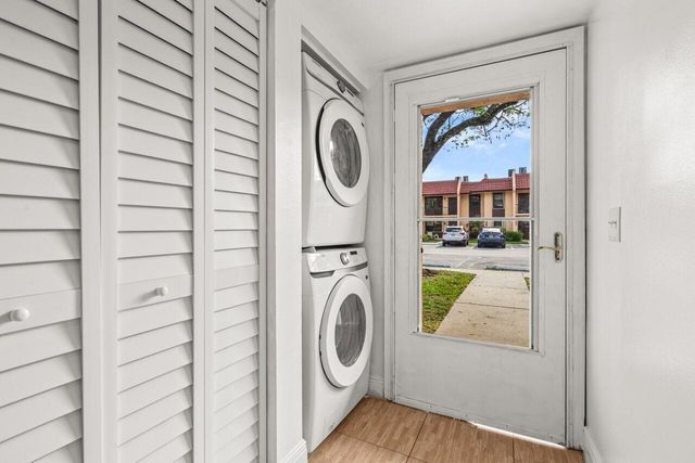 5975 Forest Hill Boulevard 106, West Palm Beach, FL 33415