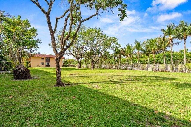 5975 Forest Hill Boulevard 106, West Palm Beach, FL 33415