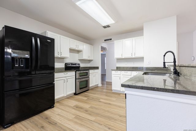 228 SOPHIA CIR, Boerne, TX 78006
