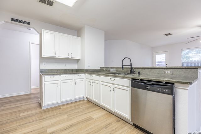 228 SOPHIA CIR, Boerne, TX 78006
