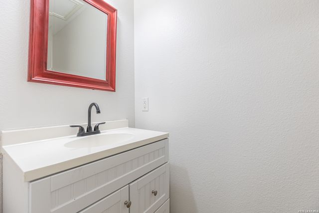 228 SOPHIA CIR, Boerne, TX 78006