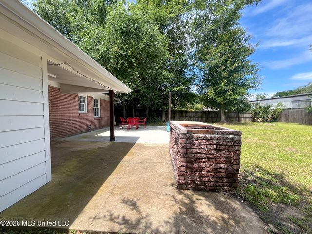 2300 Arbor Drive, Biloxi, MS 39531