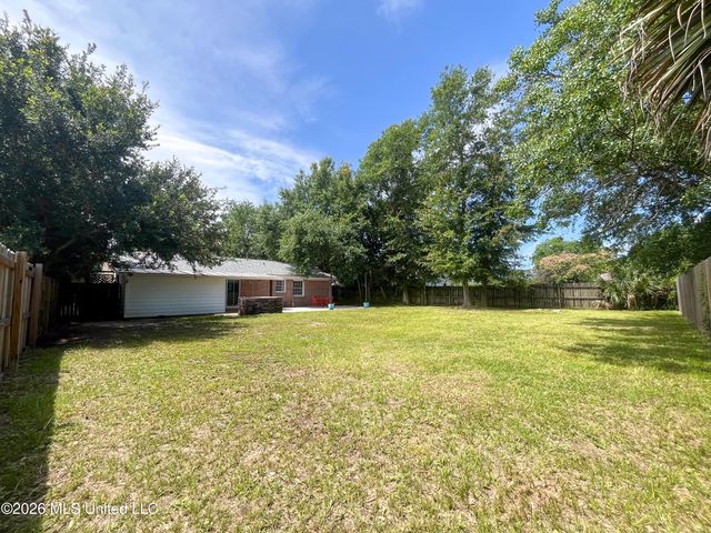 2300 Arbor Drive, Biloxi, MS 39531