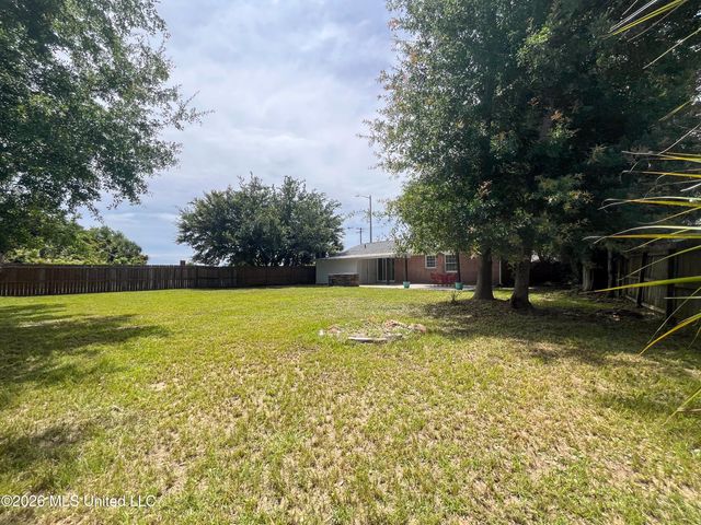 2300 Arbor Drive, Biloxi, MS 39531
