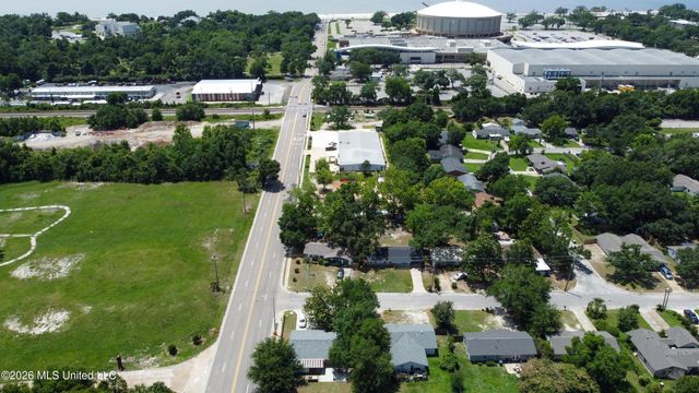 2300 Arbor Drive, Biloxi, MS 39531