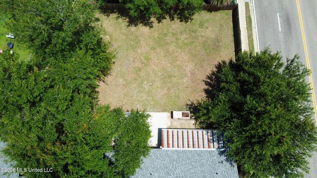 2300 Arbor Drive, Biloxi, MS 39531