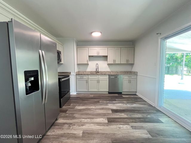 2300 Arbor Drive, Biloxi, MS 39531