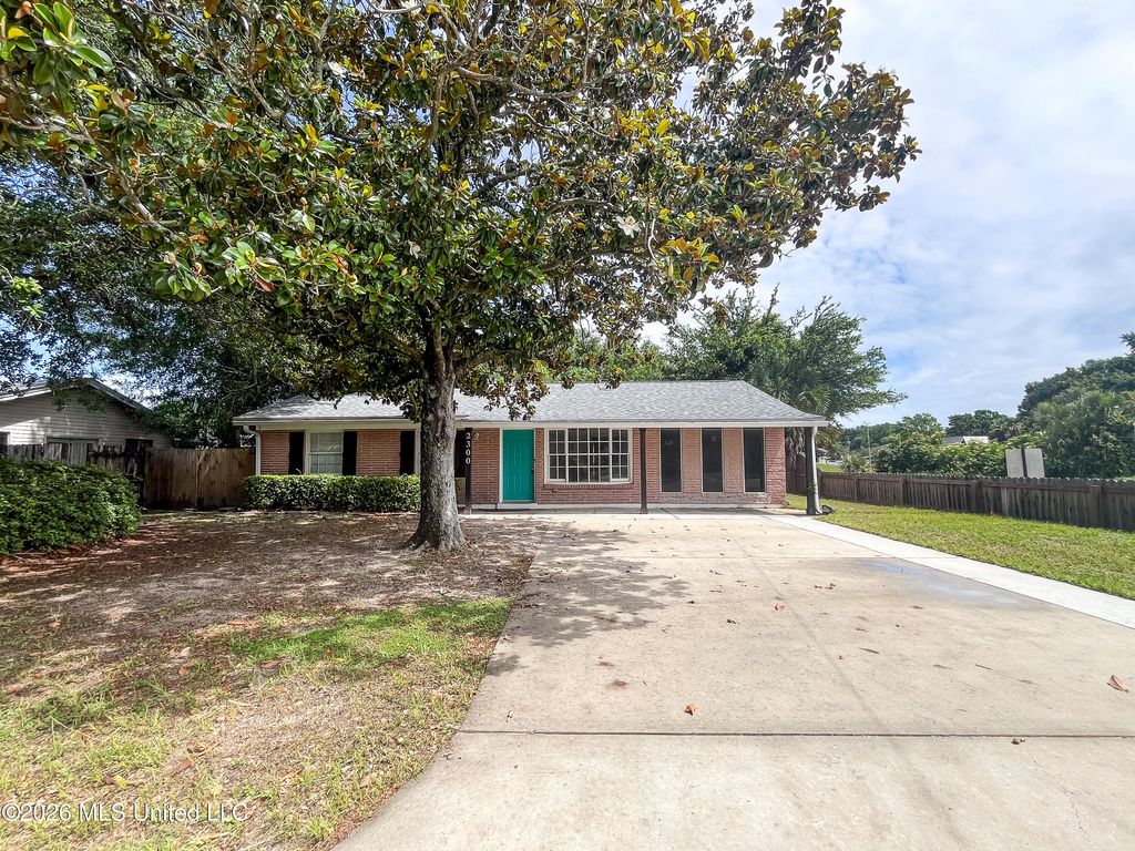2300 Arbor Drive, Biloxi, MS 39531