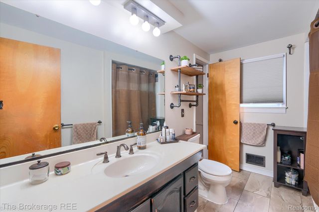 706 Salem Drive, Davison, MI 48423