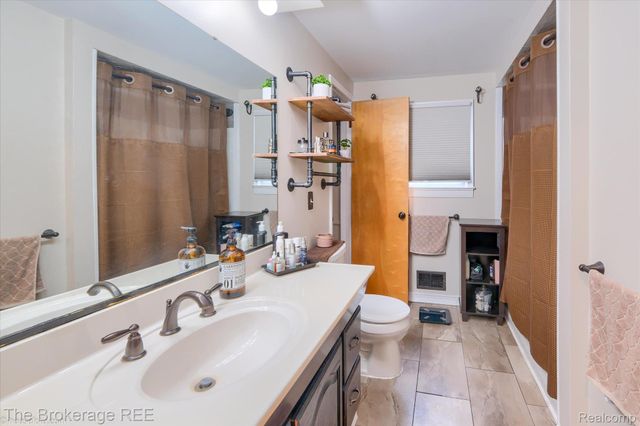 706 Salem Drive, Davison, MI 48423