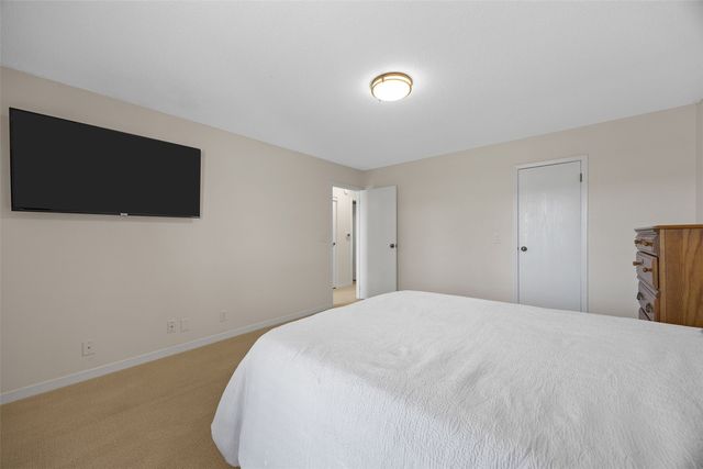 6118 Greenbriar Lane SW D, Cedar Rapids, IA 52404