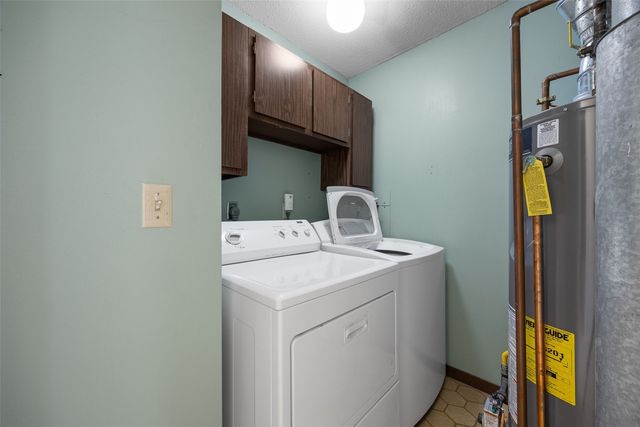 6118 Greenbriar Lane SW D, Cedar Rapids, IA 52404