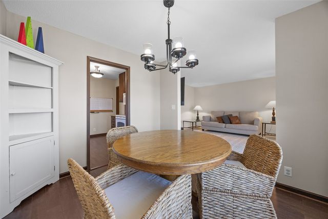 6118 Greenbriar Lane SW D, Cedar Rapids, IA 52404