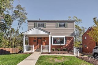 6757 Tunnelview Dr, Penn Hills, PA 15235