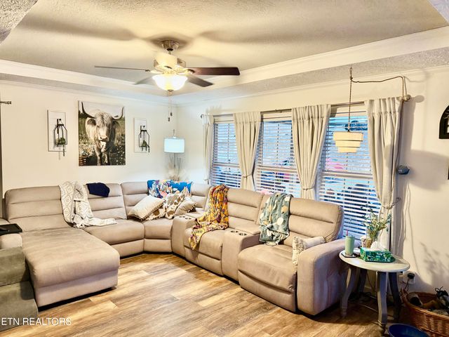 1576 Old Chisholm Tr, Dandridge, TN 37725