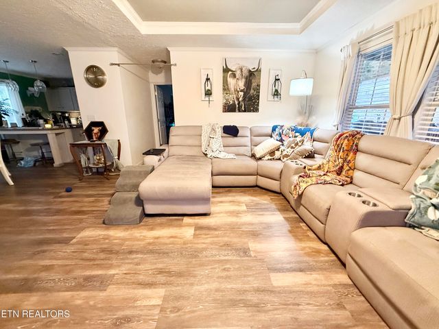 1576 Old Chisholm Tr, Dandridge, TN 37725