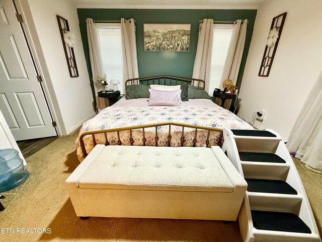 1576 Old Chisholm Tr, Dandridge, TN 37725