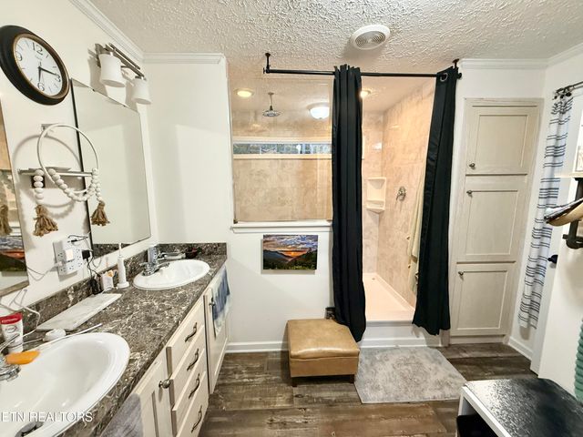 1576 Old Chisholm Tr, Dandridge, TN 37725