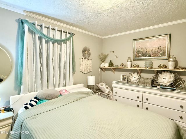 1576 Old Chisholm Tr, Dandridge, TN 37725