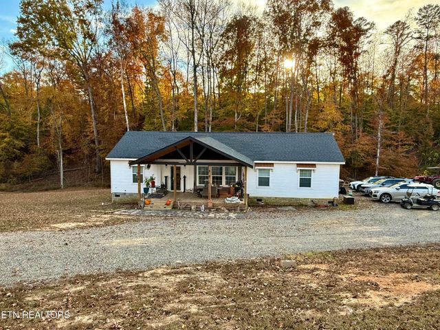 1576 Old Chisholm Tr, Dandridge, TN 37725