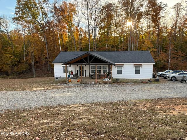 1576 Old Chisholm Tr, Dandridge, TN 37725
