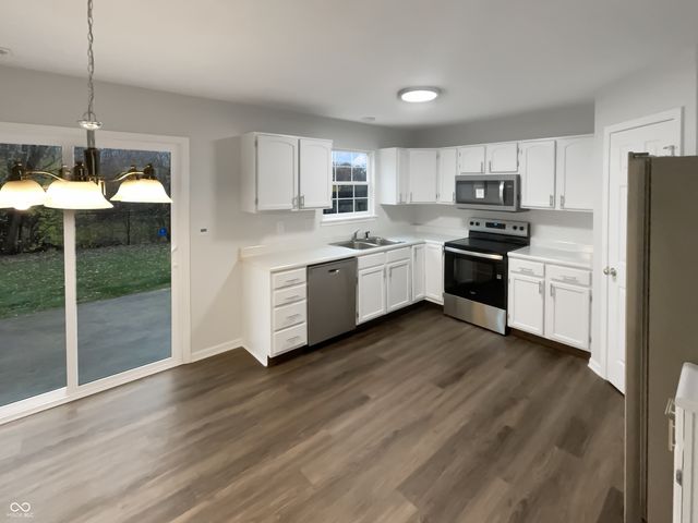 1076 Halifax Lane, Indianapolis, IN 46231