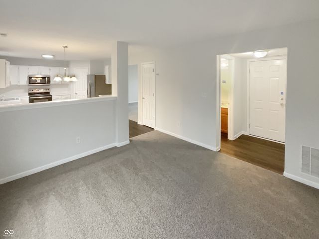 1076 Halifax Lane, Indianapolis, IN 46231