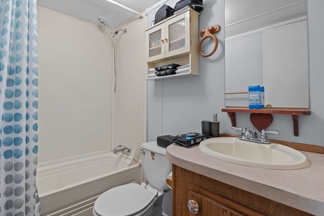 116 Landiss Ave, Cumberland City, TN 37050