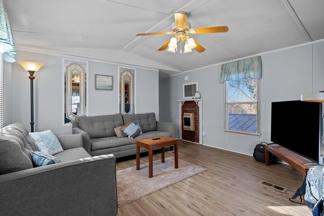 116 Landiss Ave, Cumberland City, TN 37050