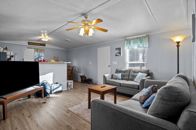 116 Landiss Ave, Cumberland City, TN 37050