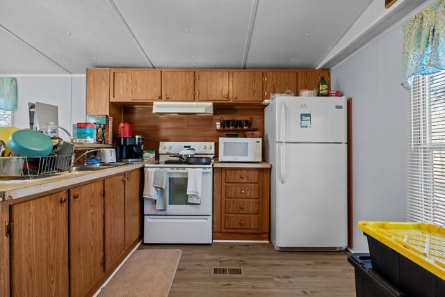 116 Landiss Ave, Cumberland City, TN 37050