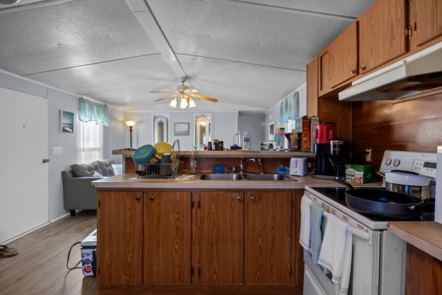 116 Landiss Ave, Cumberland City, TN 37050