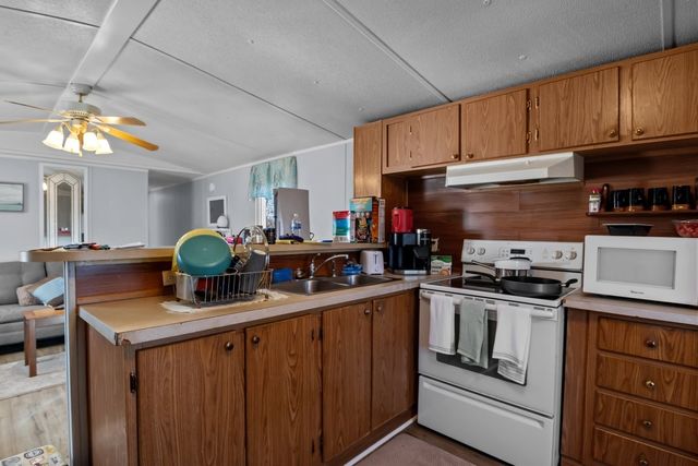 116 Landiss Ave, Cumberland City, TN 37050