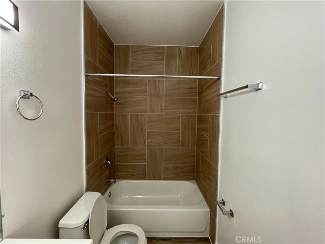 11459 Collins 113, North Hollywood, CA 91601