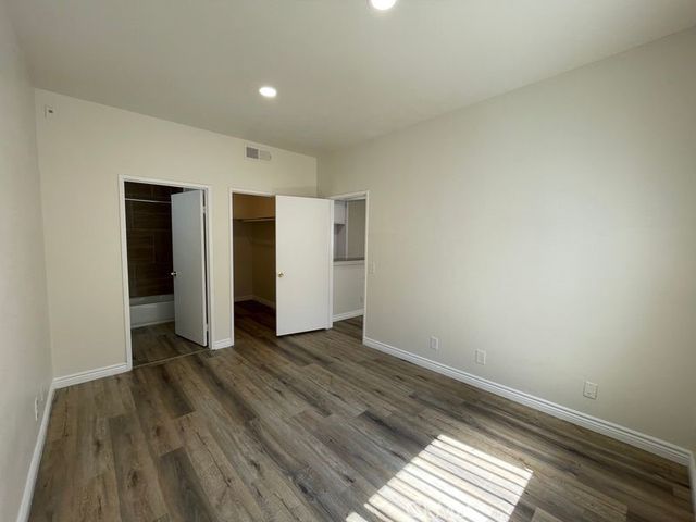 11459 Collins 113, North Hollywood, CA 91601