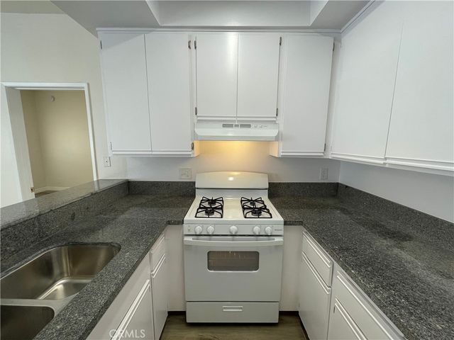 11459 Collins 113, North Hollywood, CA 91601