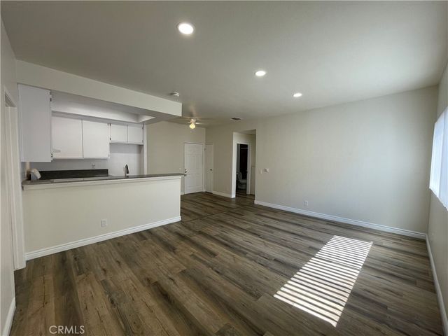 11459 Collins 113, North Hollywood, CA 91601