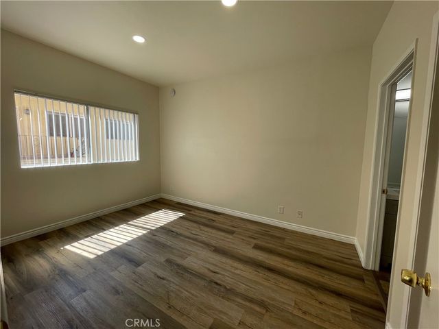 11459 Collins 113, North Hollywood, CA 91601