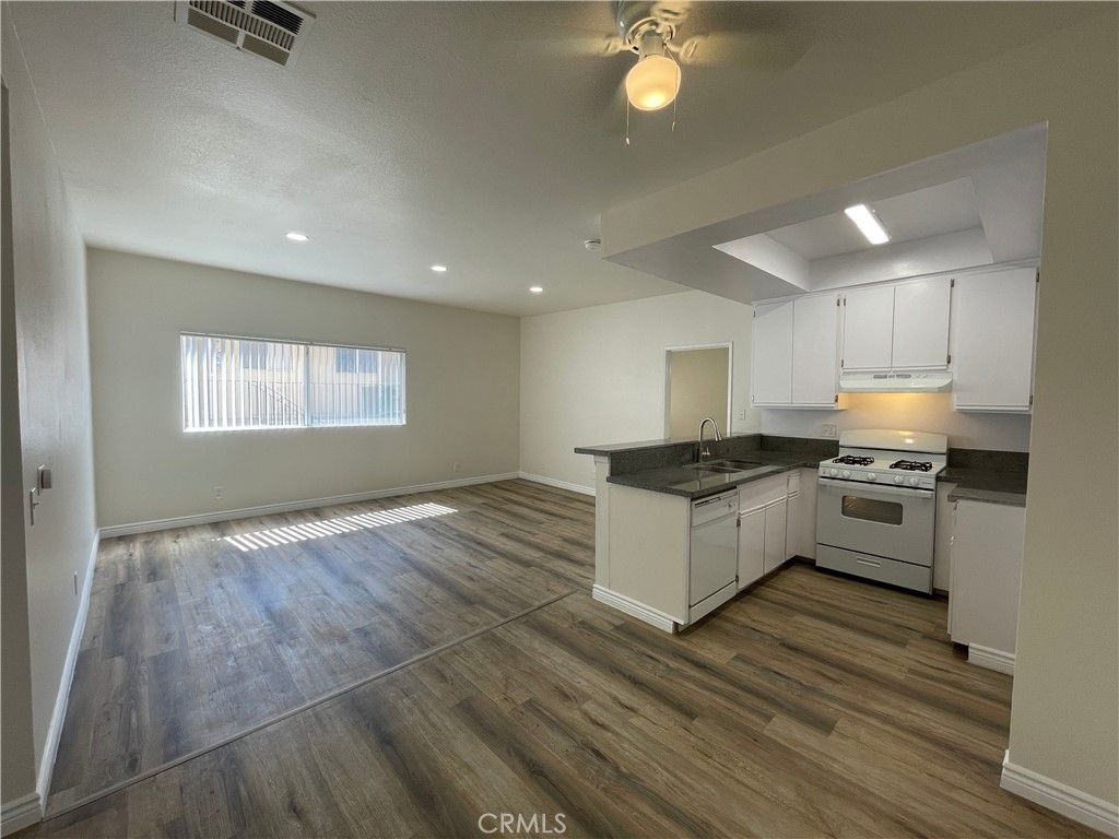 11459 Collins 113, North Hollywood, CA 91601