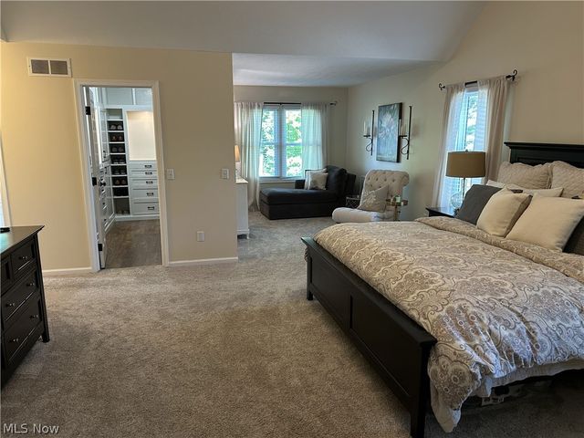 8575 Park Ridge Lane, Macedonia, OH 44056