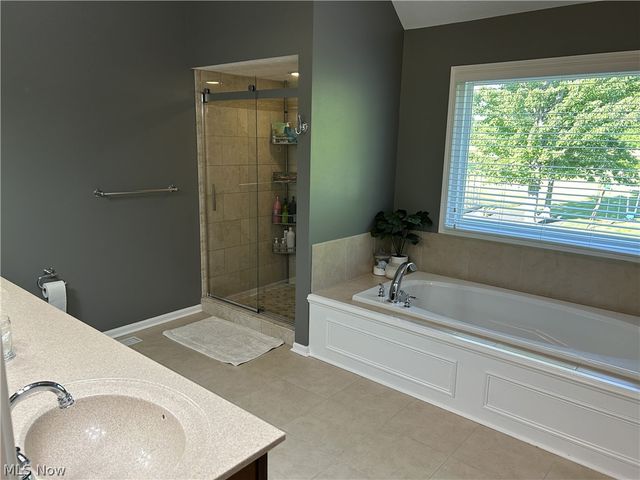 8575 Park Ridge Lane, Macedonia, OH 44056