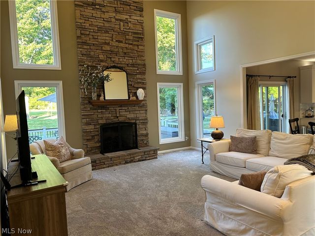 8575 Park Ridge Lane, Macedonia, OH 44056