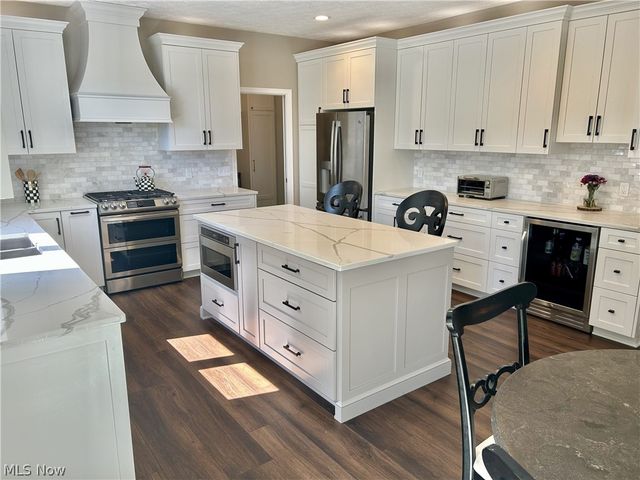 8575 Park Ridge Lane, Macedonia, OH 44056