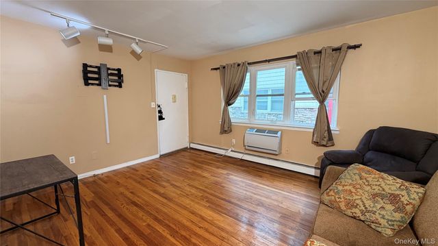 490 Main Street B2, Farmingdale, NY 11735