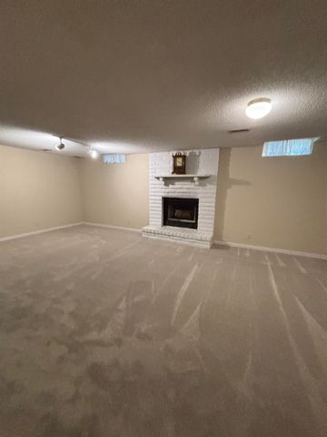 2004 N Shefford St, Wichita, KS 67212