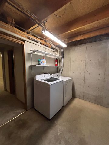 2004 N Shefford St, Wichita, KS 67212